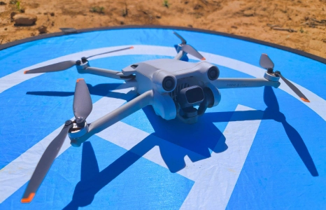 dron-djji-mini3-pro-aterrizado dron-djji-mini3-pro-aterrizado